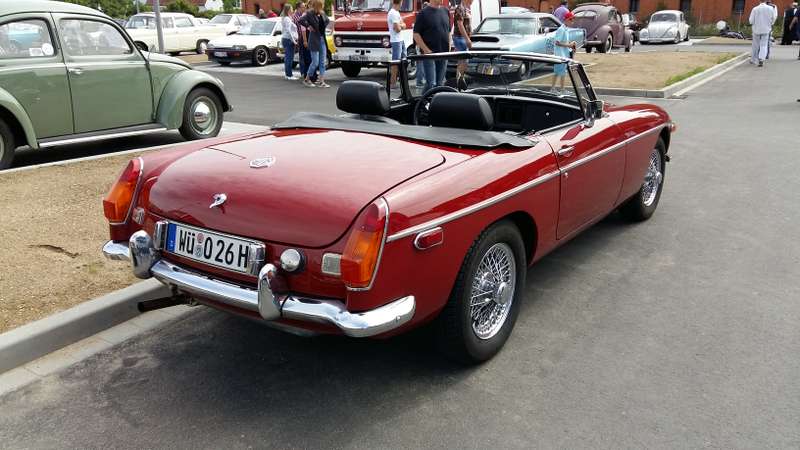 Illustration for article titled Final oldtimer meet photodump